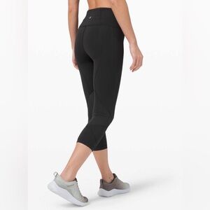 Lululemon Women Pace Rival HR Crop 22” Black size 4 EUC